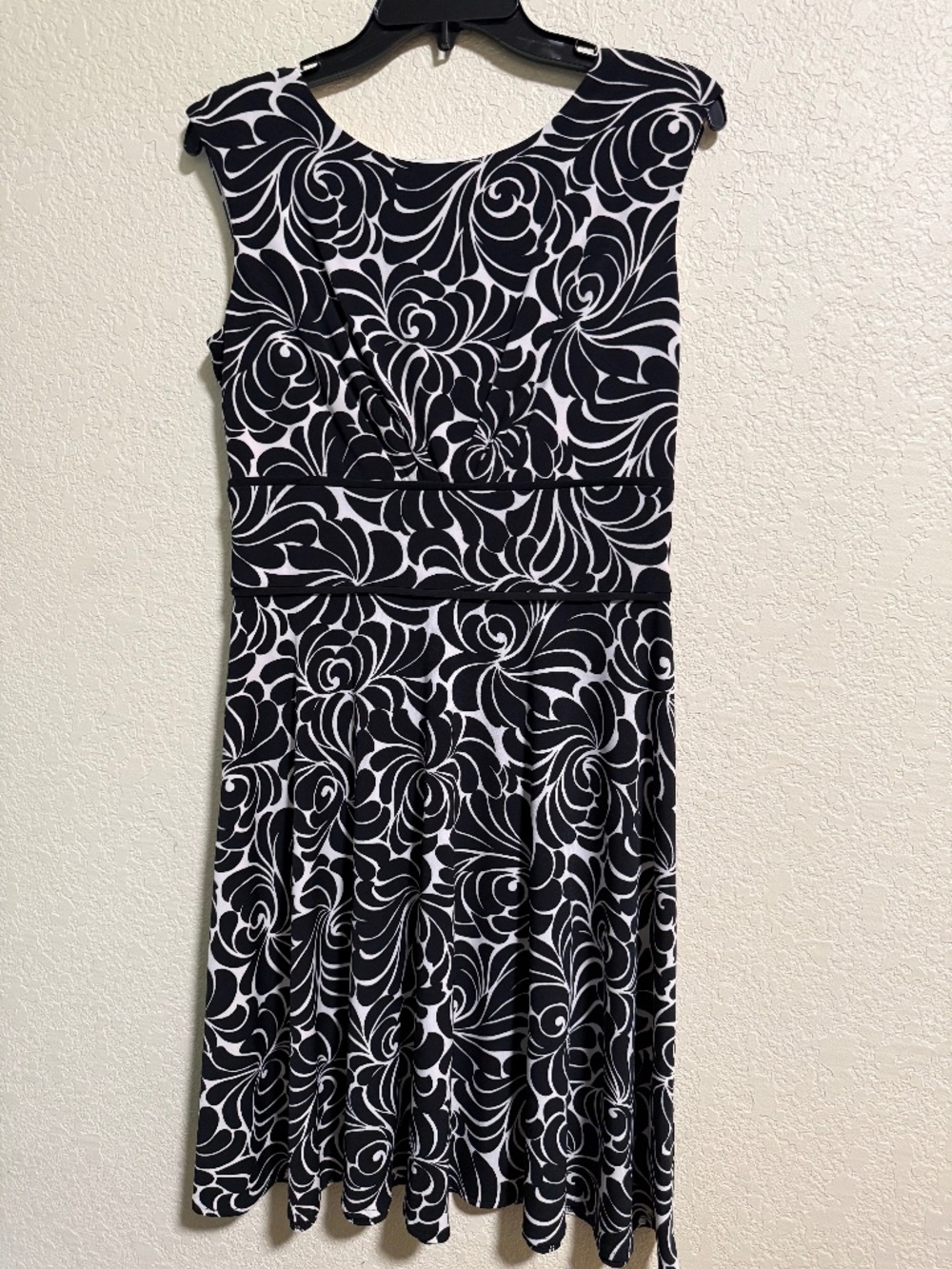 Metaphor Black & White Bold Abstract Swirl Sleeveless Dress